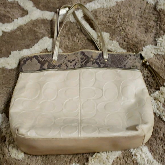 COACH PURSE - Picture 1 of 7